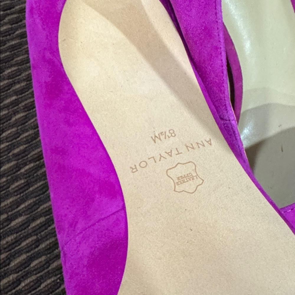 Ann Taylor Fuchsia Suede Pointed-Toe Pumps - Picture 4 of 4